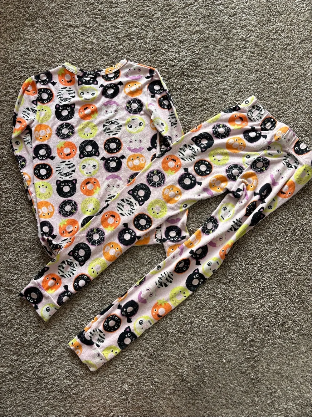 Cat & Jack Pajamas Halloween 2 piece set donut bat ghosts kids size 8